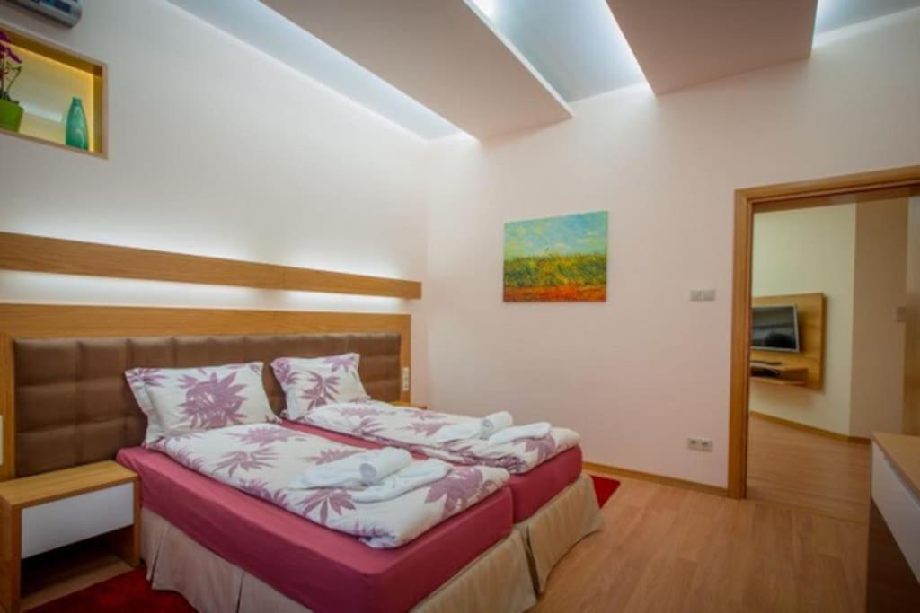 High Tech - Luxurious Apartment Sofia Luaran gambar
