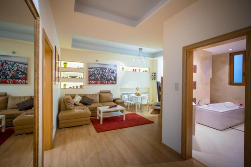 High Tech - Luxurious Apartment Sofia Luaran gambar