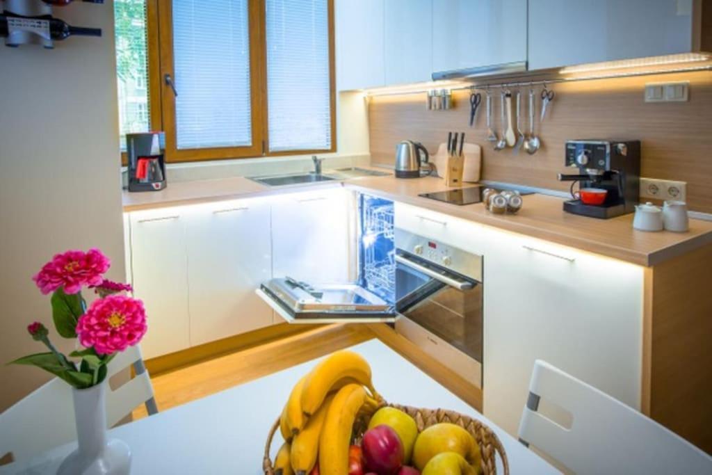 High Tech - Luxurious Apartment Sofia Luaran gambar